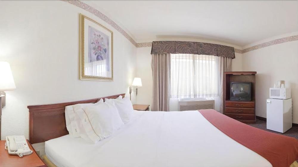 Holiday Inn Express Show Low By Ihg Екстер'єр фото