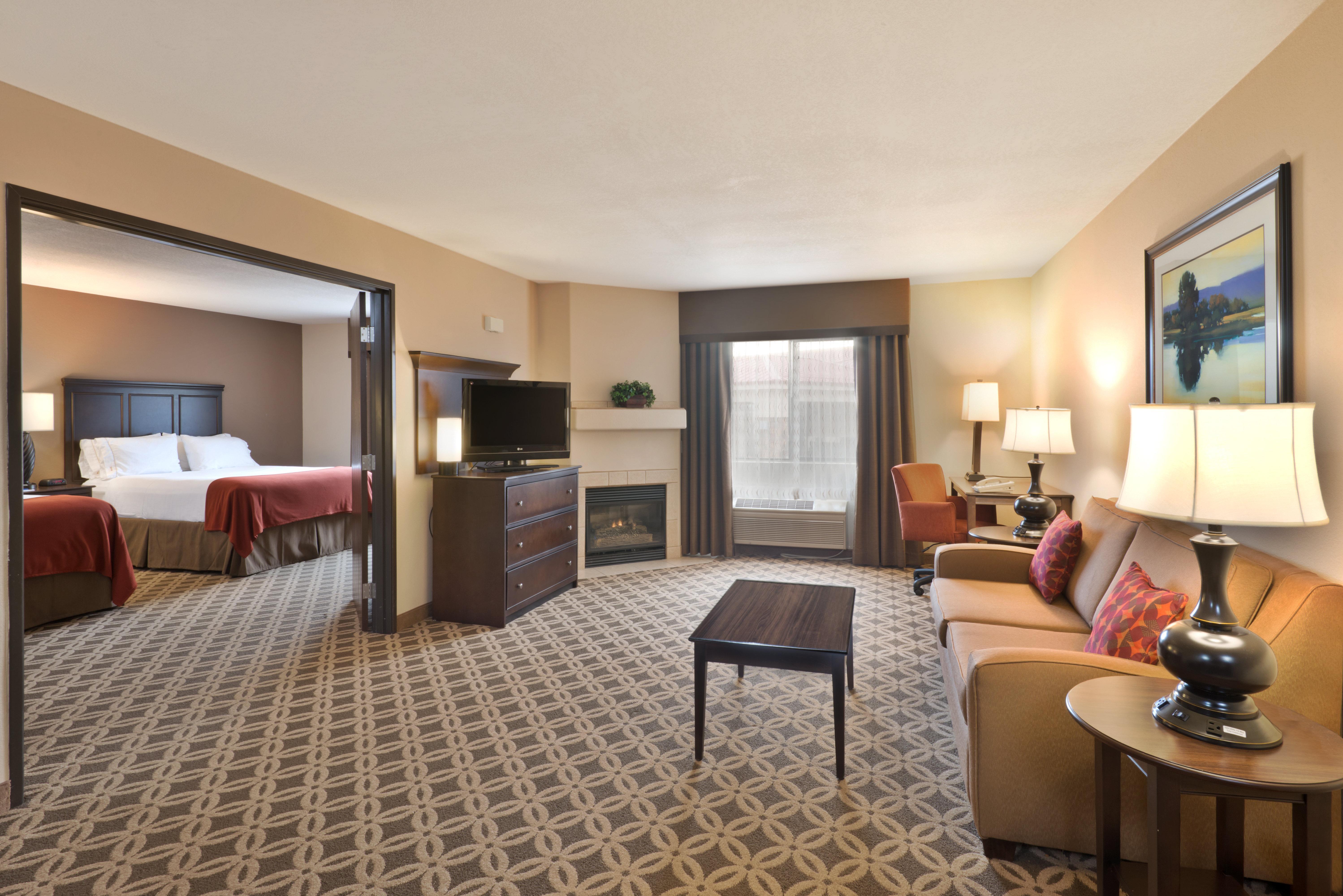 Holiday Inn Express Show Low By Ihg Екстер'єр фото
