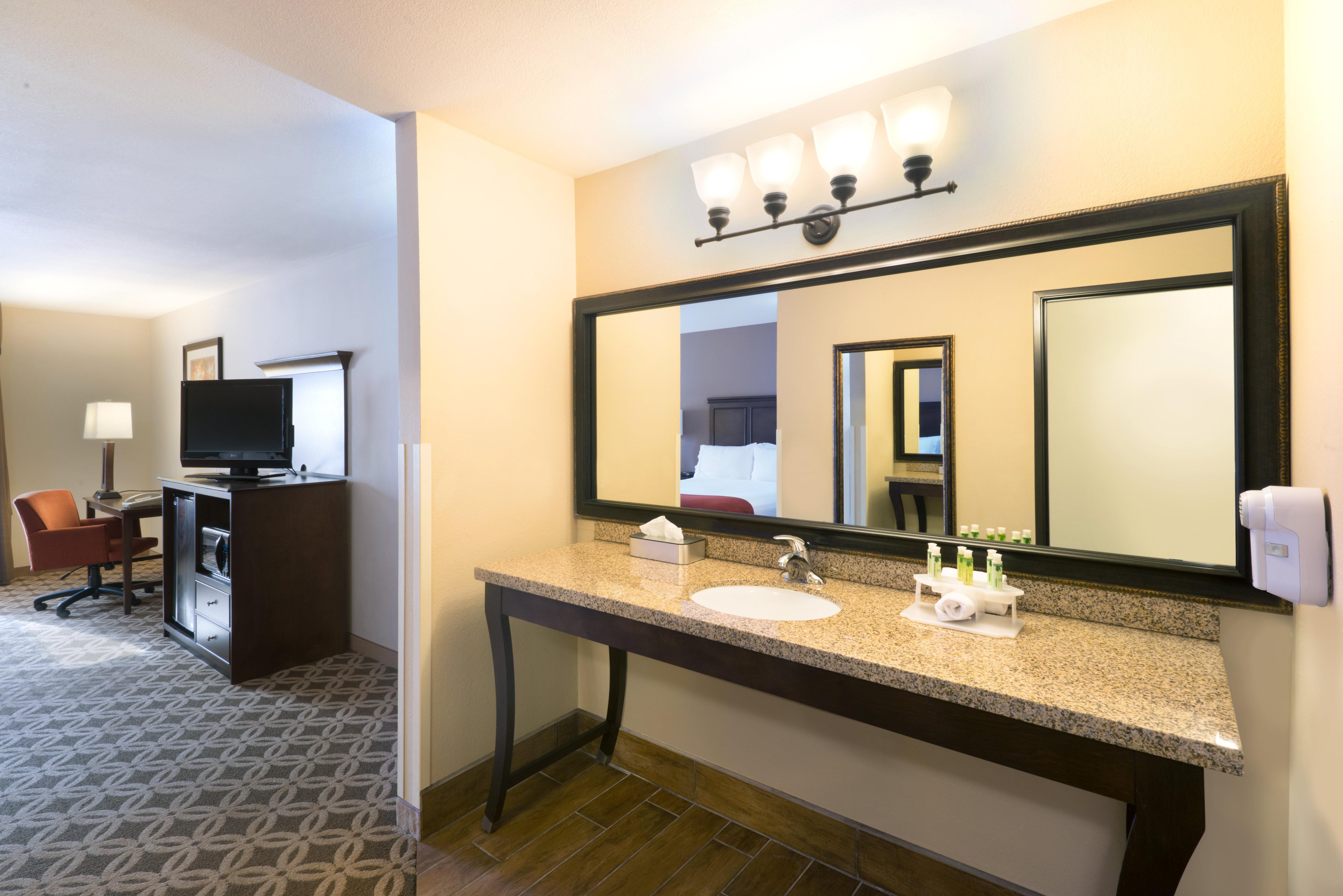 Holiday Inn Express Show Low By Ihg Екстер'єр фото