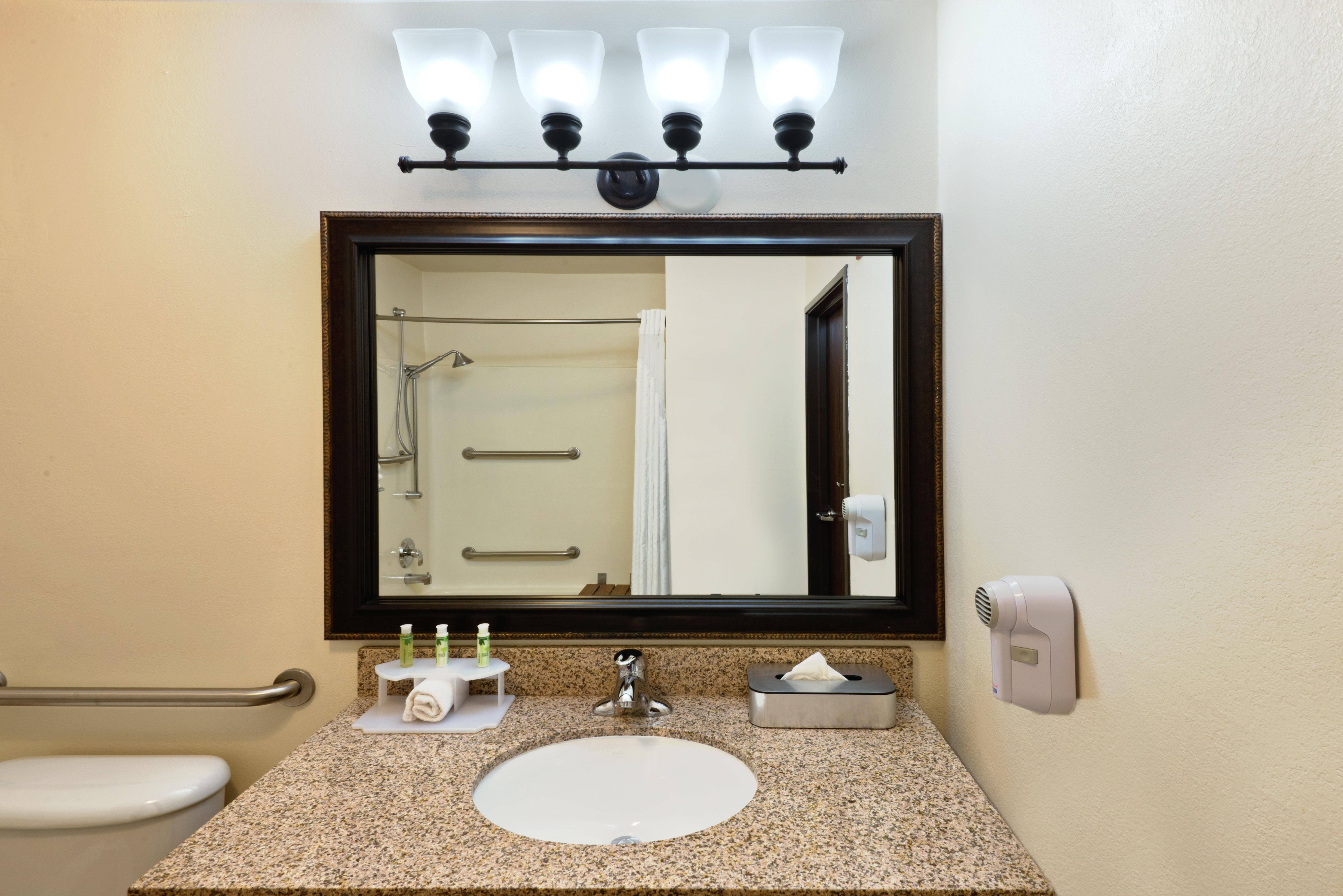 Holiday Inn Express Show Low By Ihg Екстер'єр фото