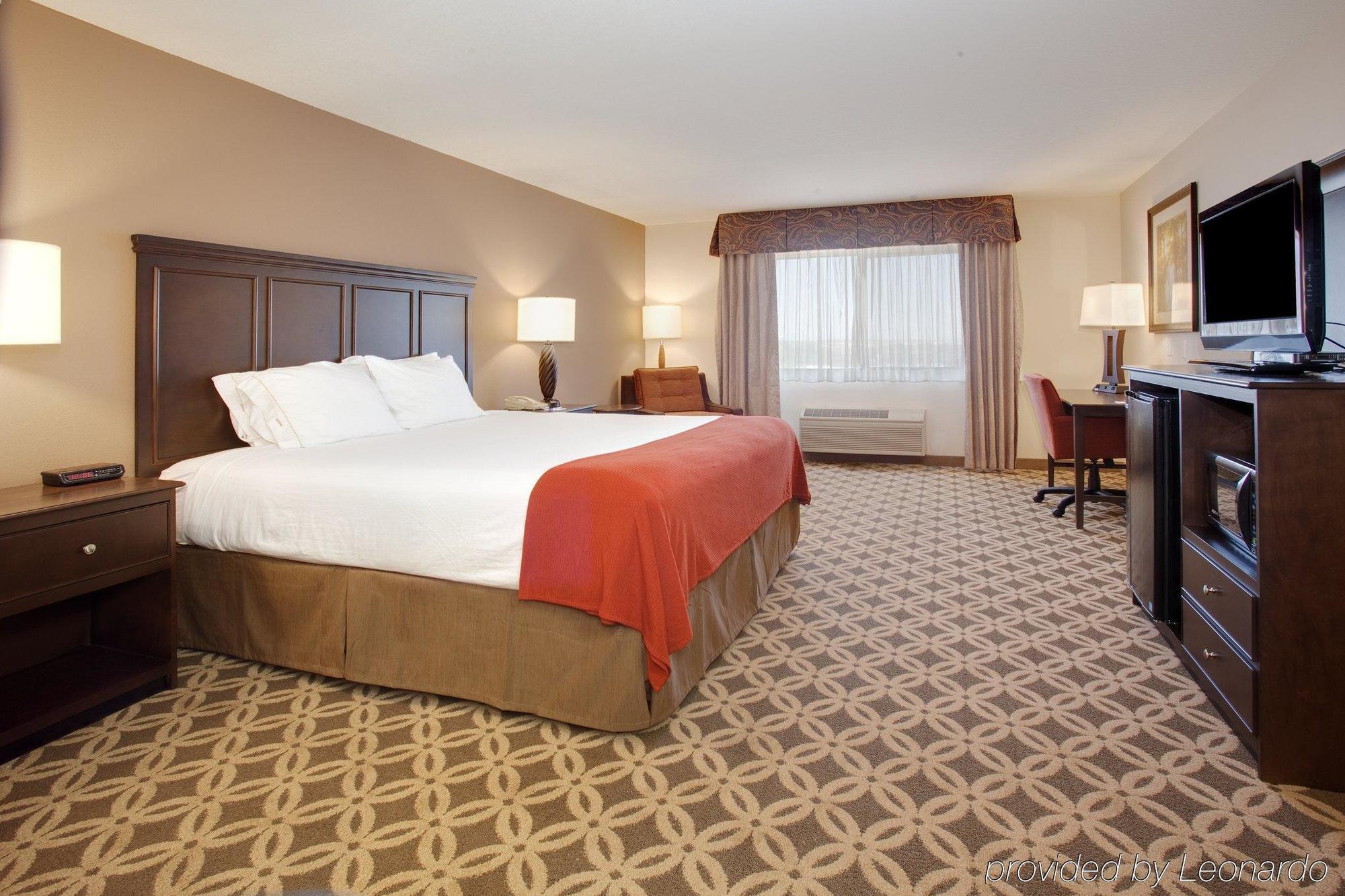 Holiday Inn Express Show Low By Ihg Екстер'єр фото