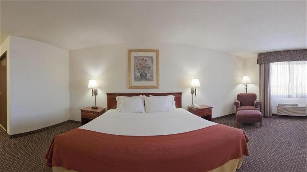 Holiday Inn Express Show Low By Ihg Екстер'єр фото