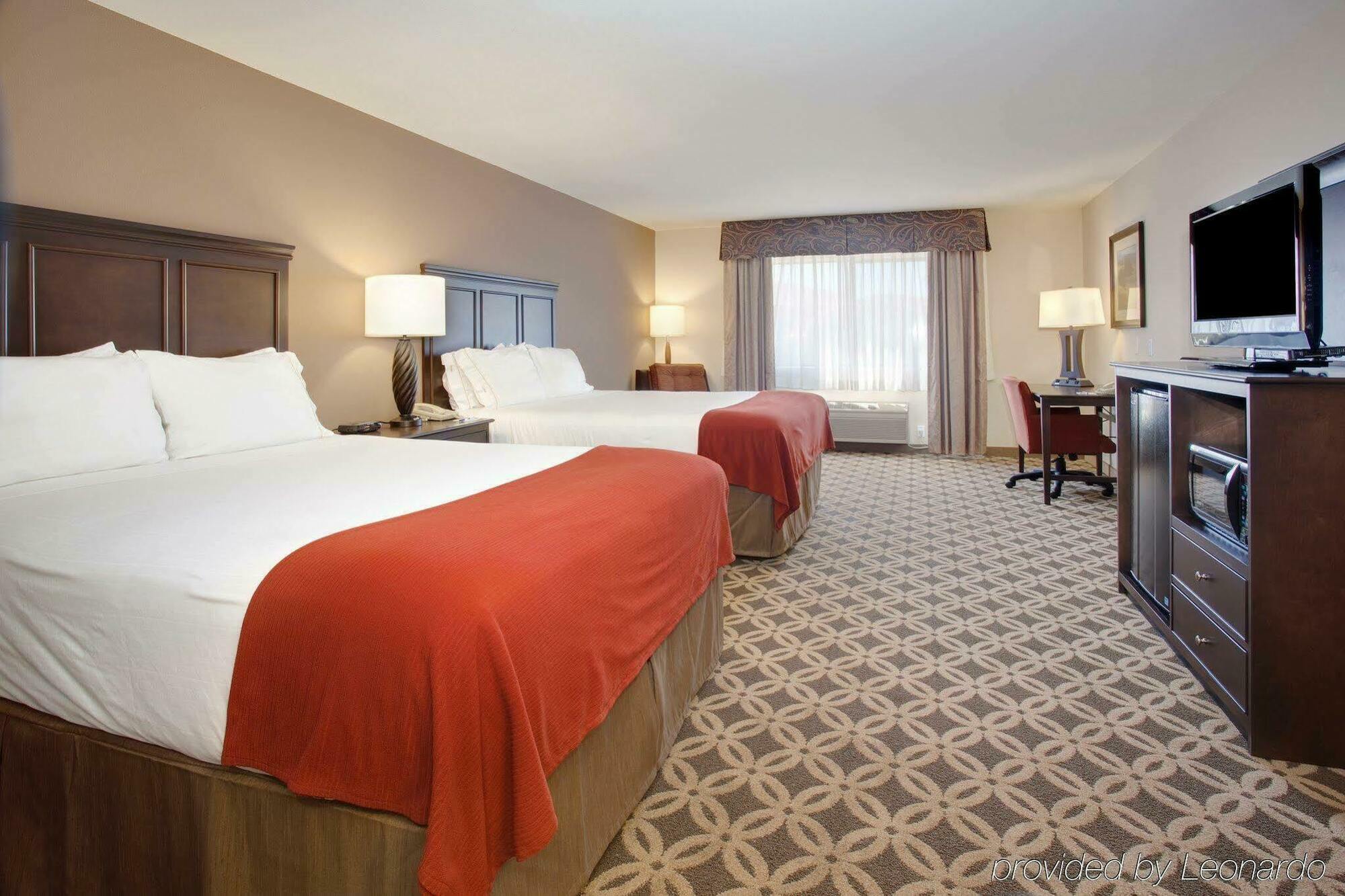 Holiday Inn Express Show Low By Ihg Екстер'єр фото